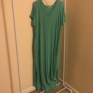 V-neck maxi dress
